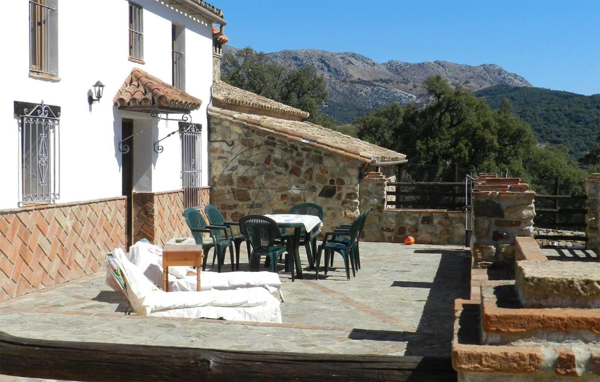 Lovely Home In Cortes De La Frontera With Kitchen エクステリア 写真